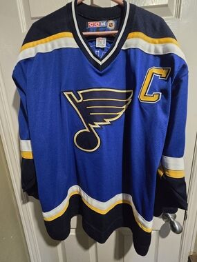 CCM 2000s St. Louis Blues Chris Pronger Hockey Jersey with Captain 'C'